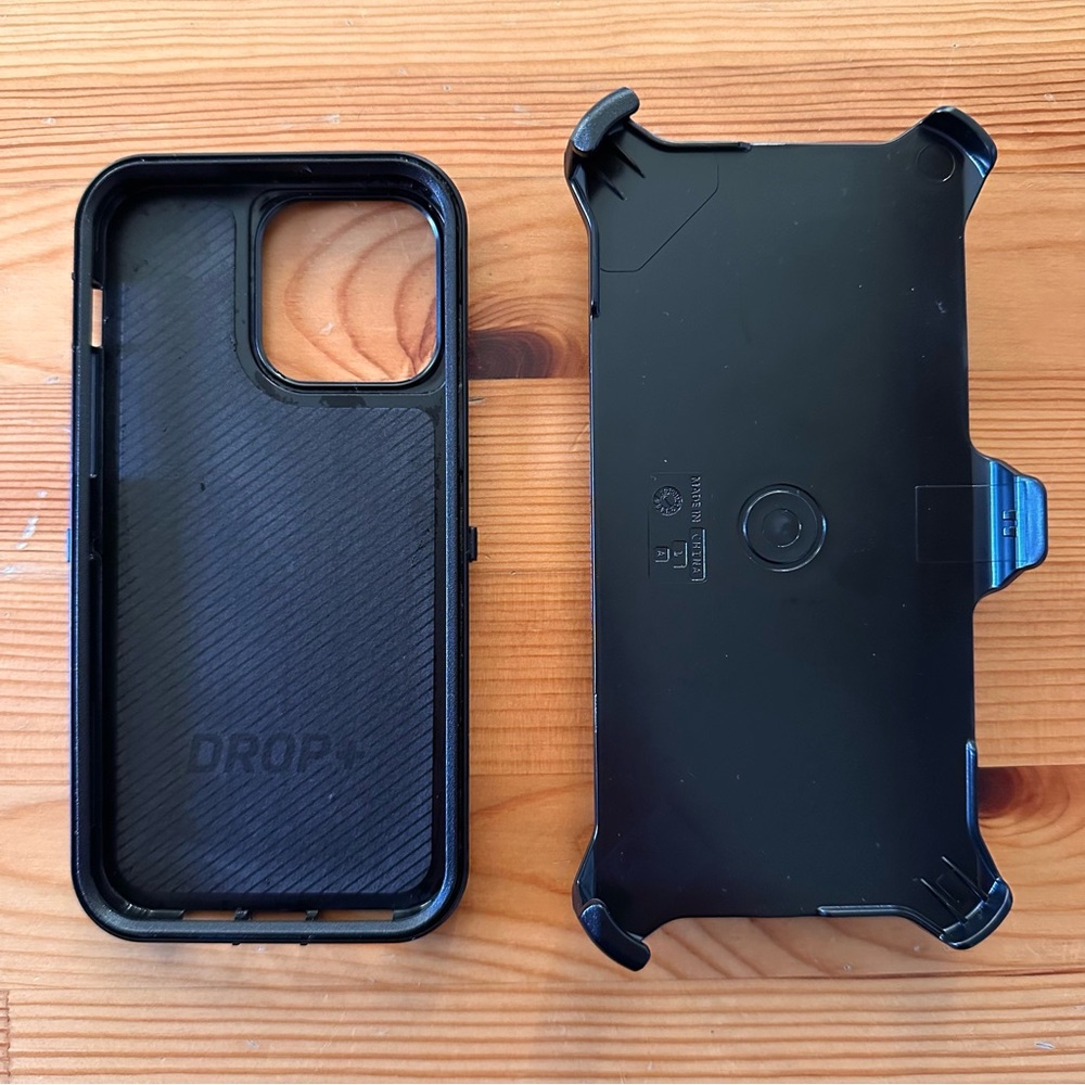 OtterBox Defender Series Pro iPhone 14 Pro Max Hard Case & Holster